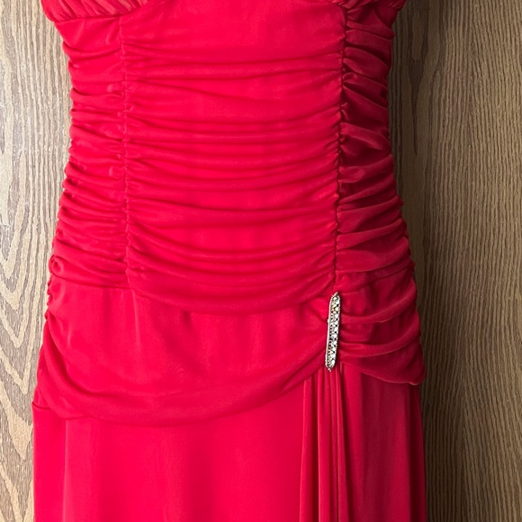 Fun Formal - Picture 2 of 3